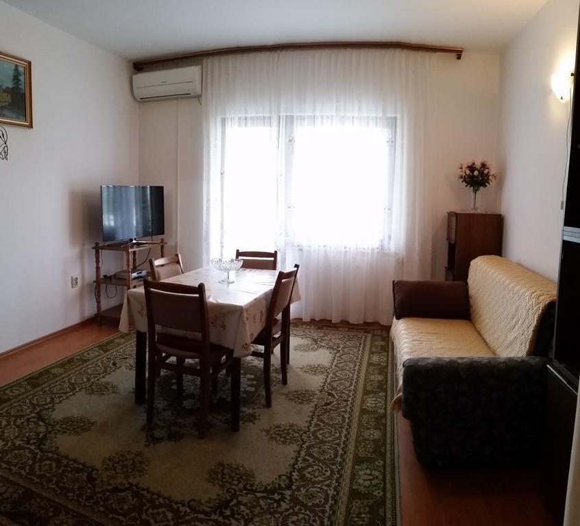 Apartmani Malinska Exteriör bild