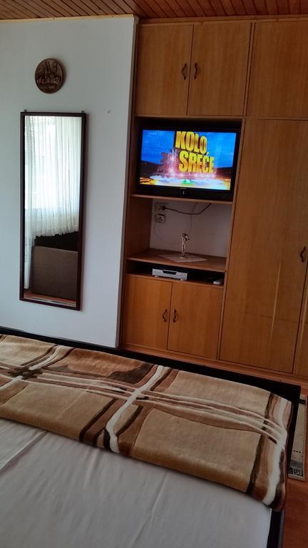 Apartmani Malinska Exteriör bild